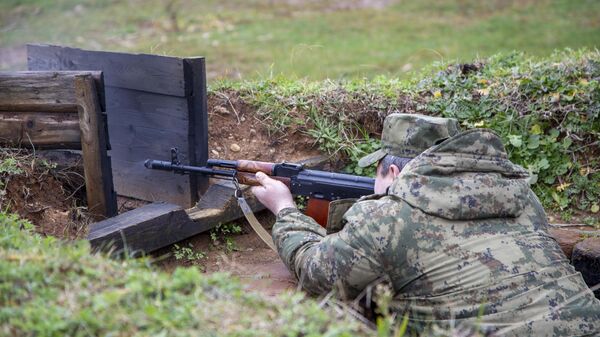 Офицеры Минобороны и Генштаба Абхазии прошли занятия по огневой подготовке - Sputnik Абхазия