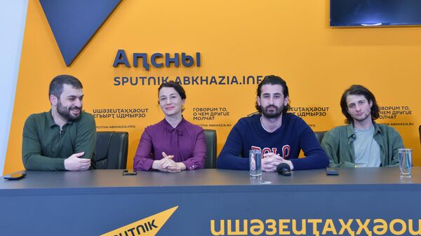 Нестандартная история: как снимали фильм Только не падай - Sputnik Абхазия