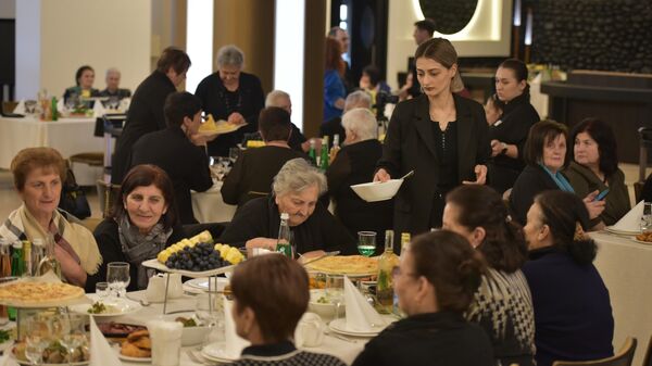 Благотворительный ужин для вдов и матерей погибших в Отечественной войне народа Абхазии 1992-1993 годов - Sputnik Абхазия
