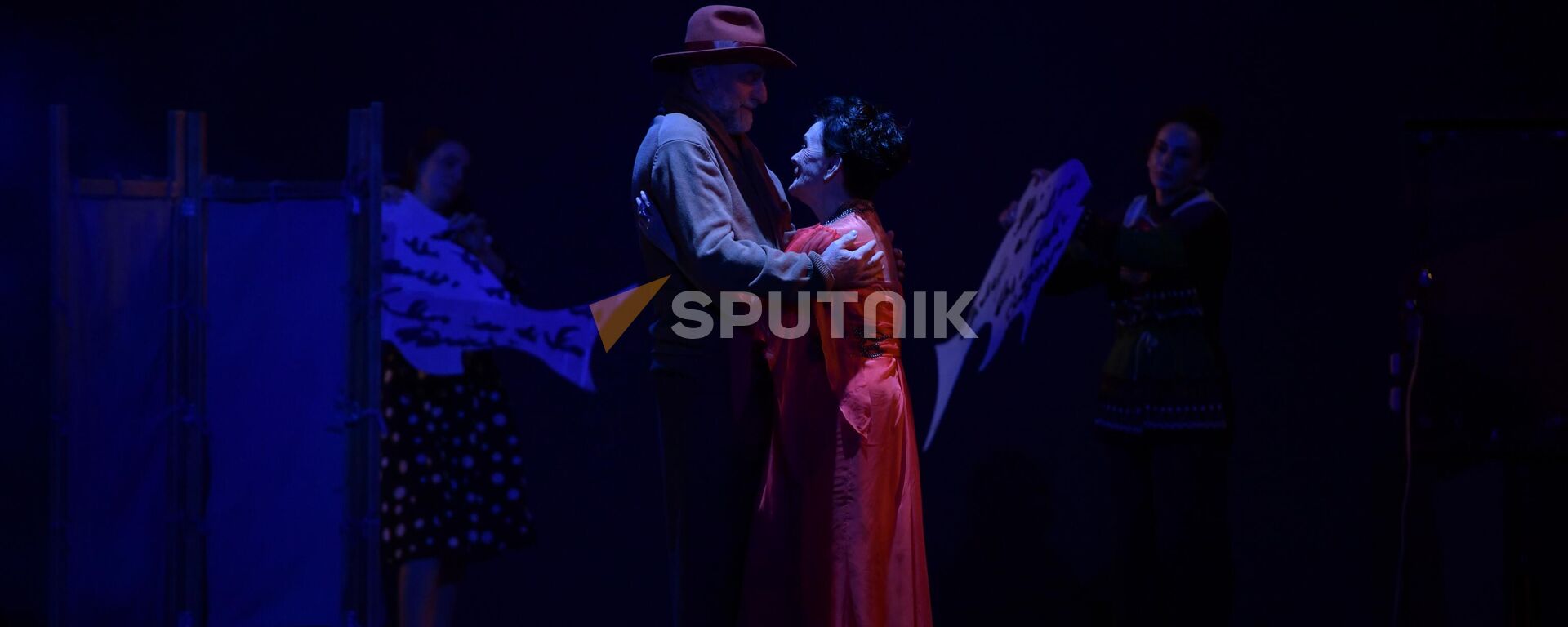 Спектакль приурочен к 150-летию Народного поэта Абхазии Дмитрия Гулиа в драмтеатре Он и Она  Спектакль приурочен к 150-летию Народного поэта Абхазии Дмитрия Гулиа в драмтеатре Он и Она  - Sputnik Аҧсны, 1920, 02.03.2024