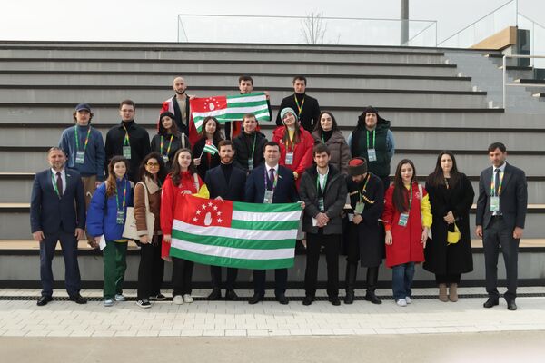 Всемирный фестиваль молодежи посетил и председатель Госкомспорта Абхазии Таращ Хагба. - Sputnik Абхазия