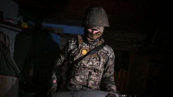 Боевая работа артиллеристов 3-го армейского корпуса группировки Юг на Артемовском направлении - Sputnik Абхазия