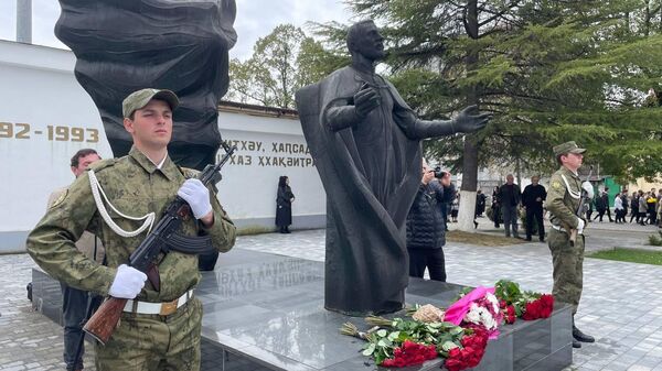 Память погибших в Мартовском наступлении почтили в Гудауте - Sputnik Абхазия