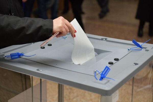 Члены избирательных комиссий отмечали, что выборы проходили в спокойной атмосфере. - Sputnik Абхазия