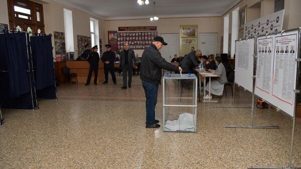 Выбор народа: как в Абхазии голосовали за президента России - Sputnik Абхазия