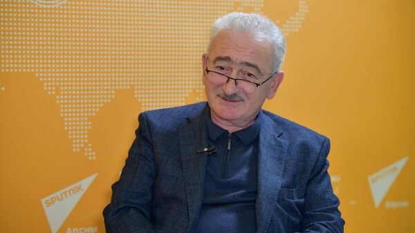 Тимур Джинджолия рассказал о веерных отключениях и плате по новым тарифам - Sputnik Абхазия