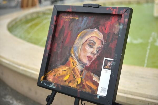 Выставка молодых художников открылась на площади имени Сергея Багапш в Сухуме - Sputnik Абхазия