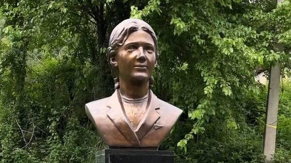 Новый памятник Надежде Курченко установили в Сухуме - Sputnik Аҧсны