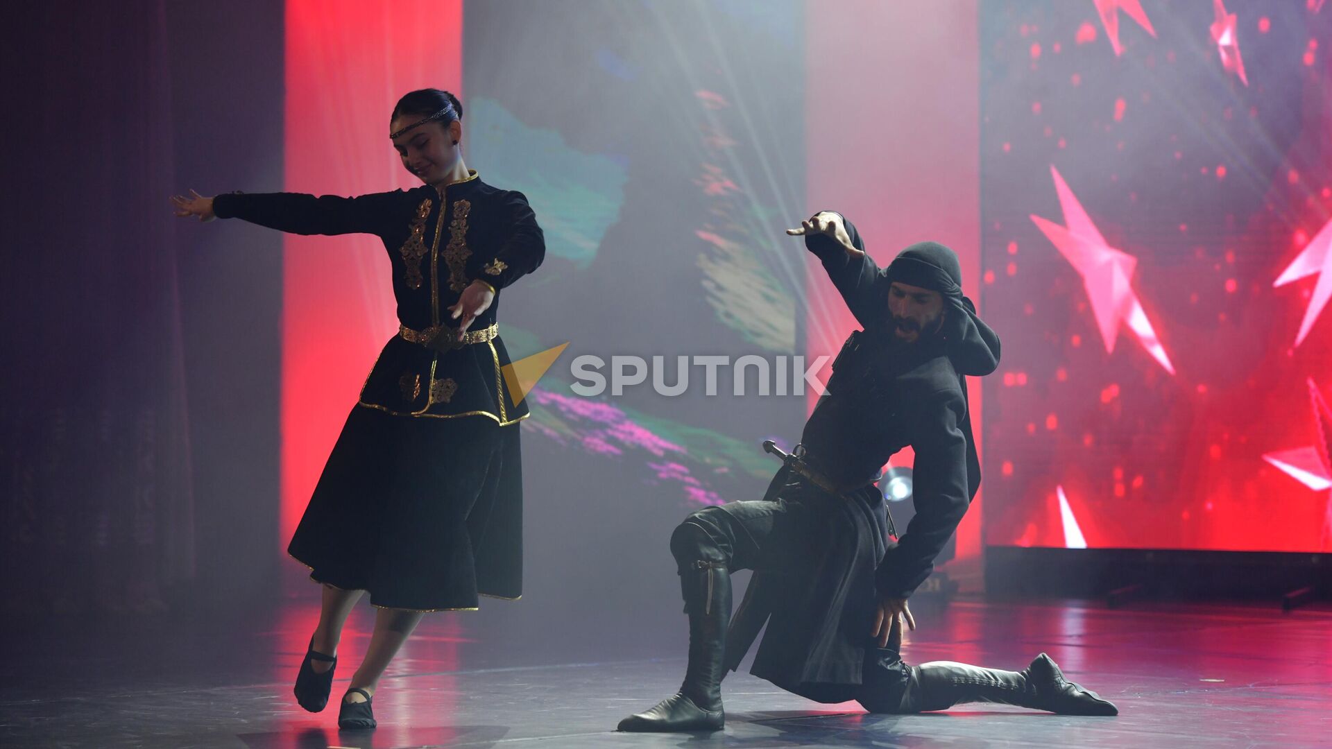 Первый концерт шоу танцев - Еицыкуашоу - Sputnik Абхазия, 1920, 29.11.2025