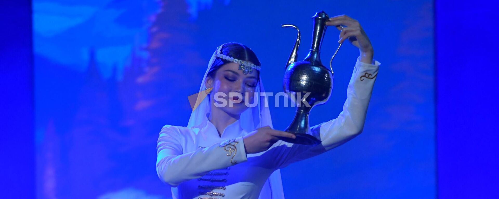 Первый концерт шоу танцев - Еицыкуашоу - Sputnik Абхазия, 1920, 03.05.2024