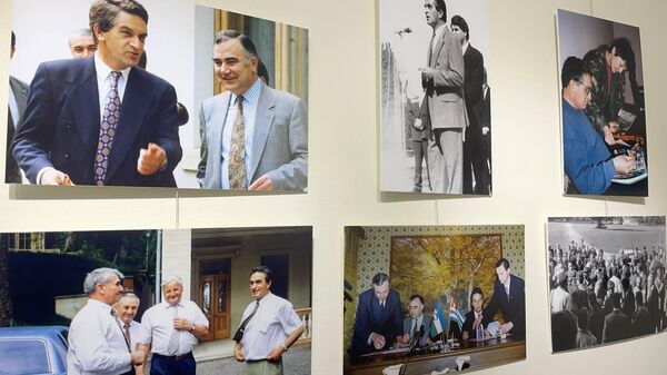Фотовыставка Настоящий герой в память о Владиславе Ардзинба открылась в Гудауте  - Sputnik Абхазия