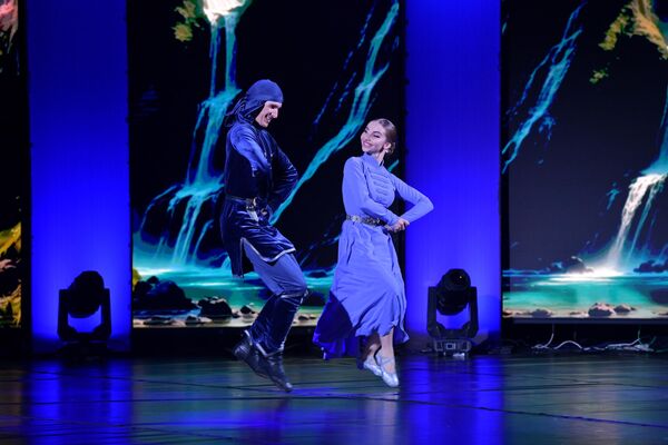 Второй отчетный концерт танцевального проекта Eytsiкәashow состоялся в Абхазской государственной филармонии имени Раждена Гумба. - Sputnik Абхазия
