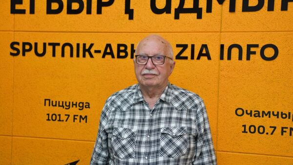 Сергей Бебия рассказал о поездке абхазских ученых на научный форум в Крым - Sputnik Абхазия