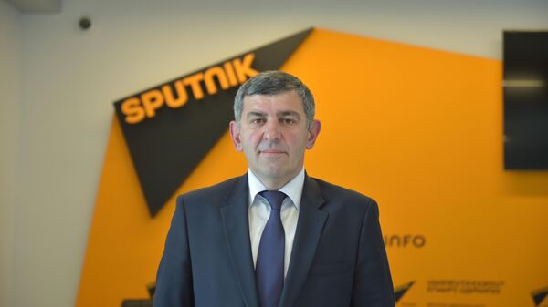 Главный четверг: Агрба об участии Гагры в Инвестиционной программе  - Sputnik Абхазия