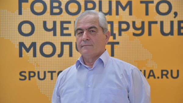 Посредник: Куруа о работе Абхазской железки летом  - Sputnik Абхазия