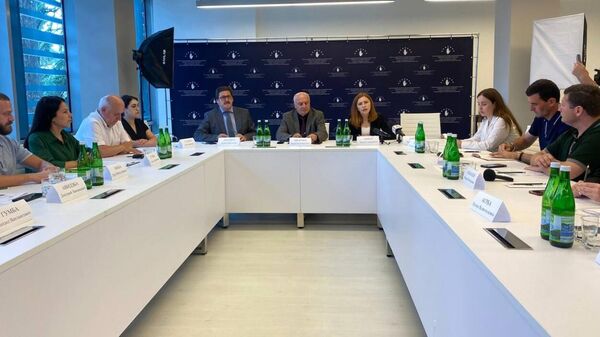 Совет молодых ученых при президенте провел круглый стол Источники по истории Абхазии - Sputnik Абхазия