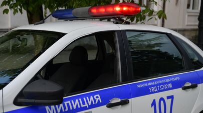 Машина МВД Абхазии по городу Сухум 