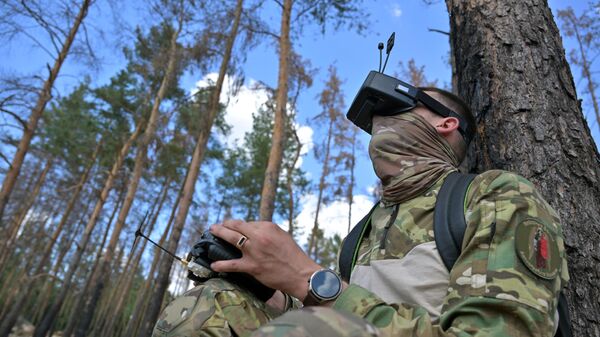 Центр подготовки операторов FPV-дронов Небесный воин в ЛНР - Sputnik Абхазия