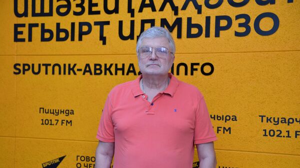 Рай для писателя: Юрий Поляков рассказал об отношении к Абхазии - Sputnik Абхазия