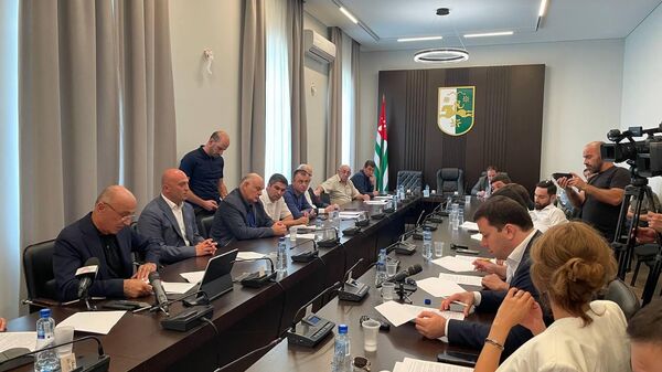 В Парламенте Абхазии проходит заседание комитета - Sputnik Абхазия