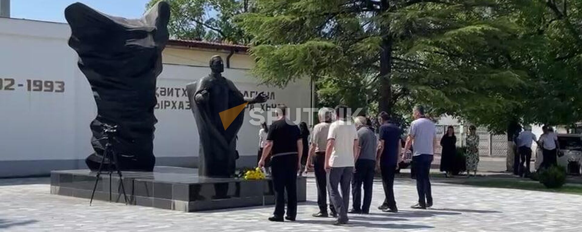 Возложение в Гудауте ко Дню Государственного флага - Sputnik Абхазия, 1920, 16.03.2026