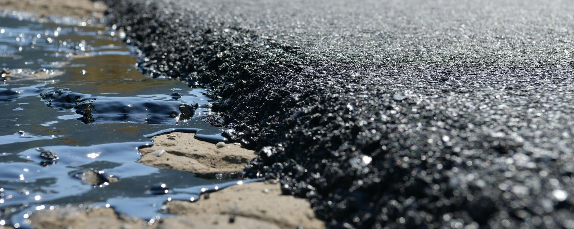 Укладка асфальта  - Sputnik Аҧсны, 1920, 22.01.2026