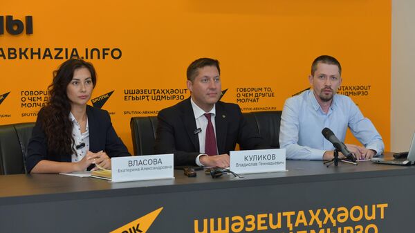 Пресс-конференция руководителя Россотрудничества в Абхазии Владислава Куликова - Sputnik Абхазия