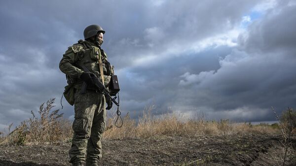 Работа связистов ВС РФ на Запорожском направлении - Sputnik Абхазия