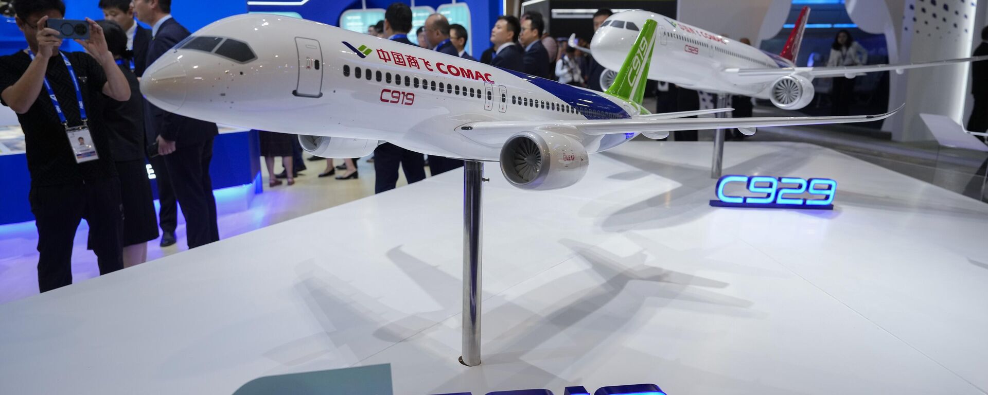 Модели китайских самолетов COMAC C919 и AR J21 - Sputnik Абхазия, 1920, 12.11.2024