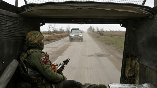 Расчистка и разминирование дорог в Покровском районе ДНР саперами 12-й инженерно-саперной бригады группировки войск Центр - Sputnik Абхазия