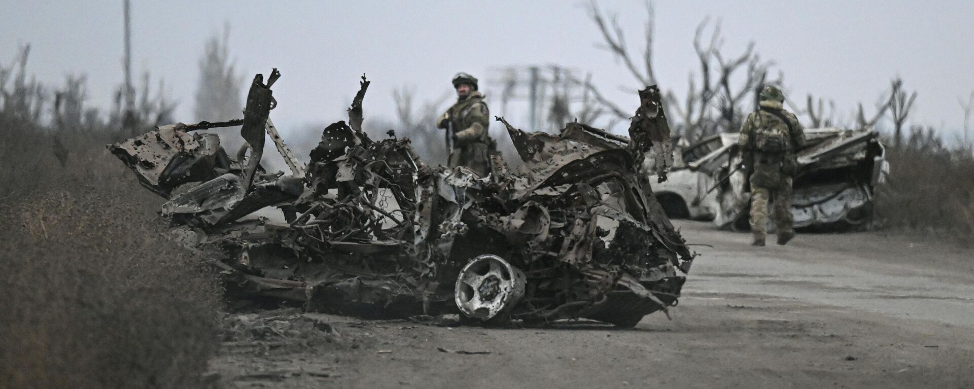 Расчистка и разминирование дорог в Покровском районе ДНР саперами 12-й инженерно-саперной бригады группировки войск Центр - Sputnik Абхазия, 1920, 25.12.2024