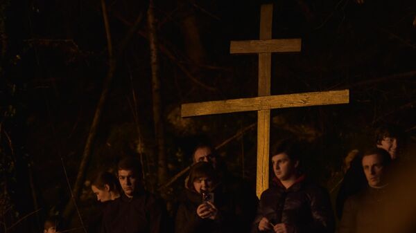 В источнике святого Василиска в селе Каман прошли Крещенские купания - Sputnik Абхазия