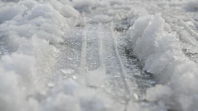 Обстановка на дорогах Абхазии в снег 