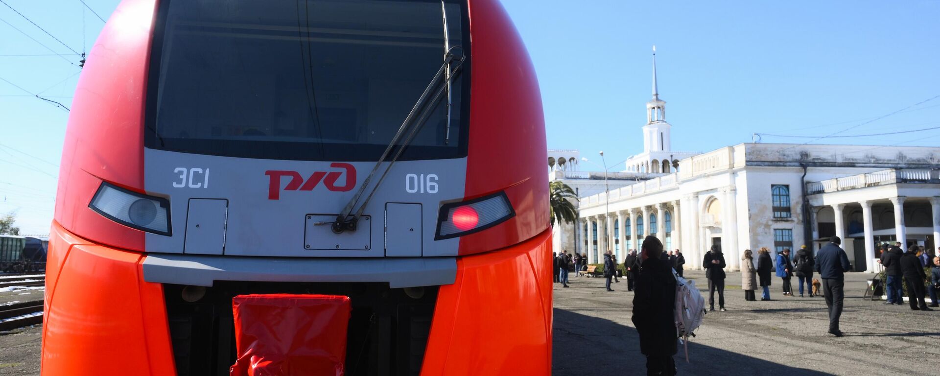 В Сухум прибыл первый электропоезд Ласточка из Сочи - Sputnik Абхазия, 1920, 03.04.2026