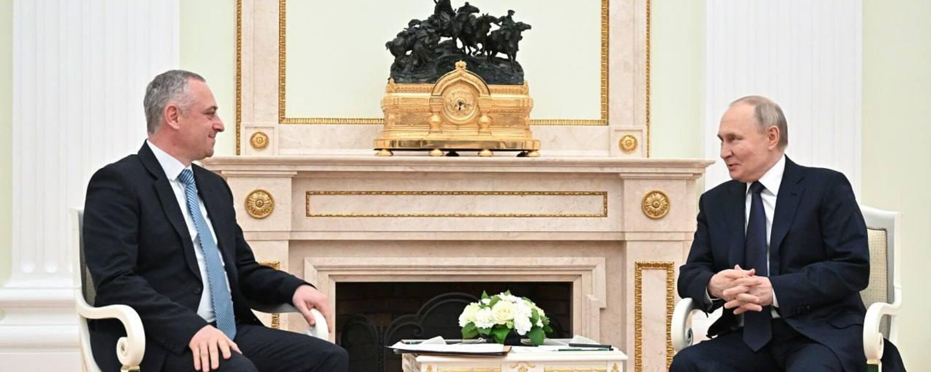 Владимир Путин встретился в Кремле с Президентом Республики Абхазия Бадрой Гунба  - Sputnik Абхазия, 1920, 06.05.2025