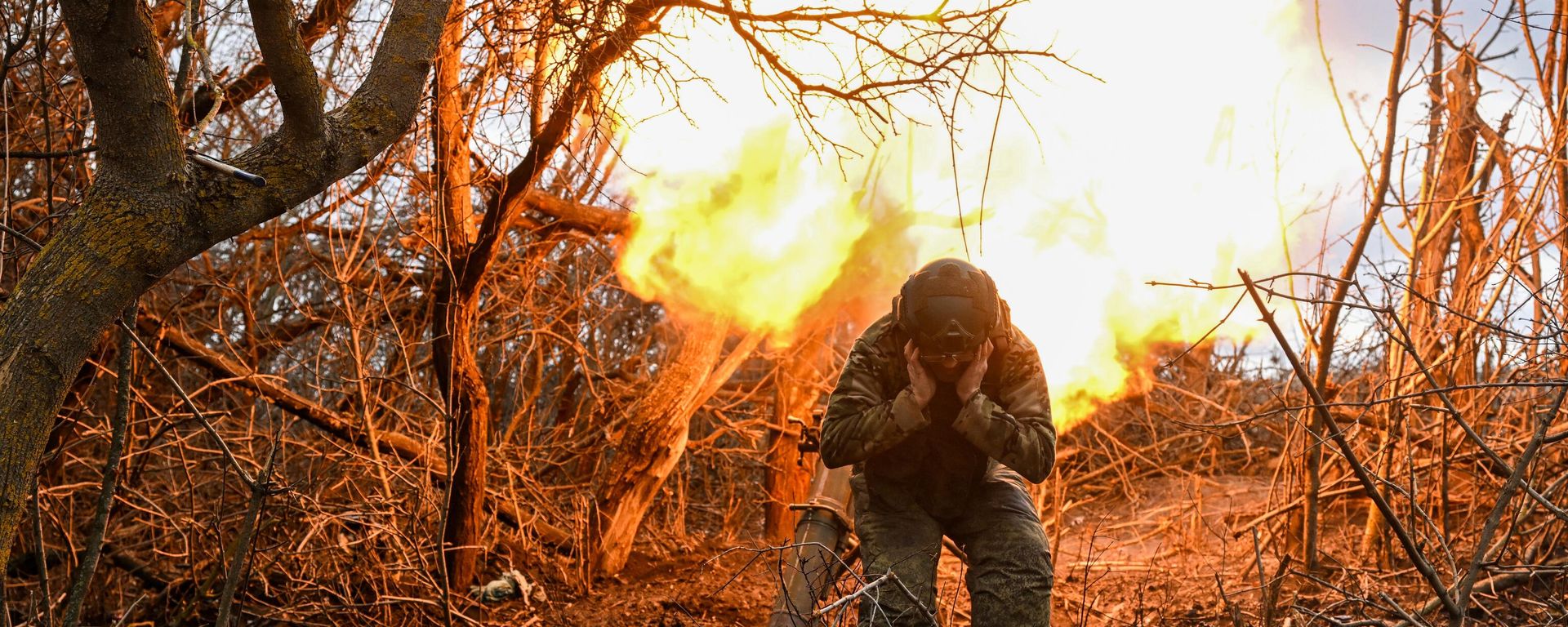 Боевая работа расчета 120мм миномёта 352 полка группировки войск Север в Курской области - Sputnik Аҧсны, 1920, 05.09.2026