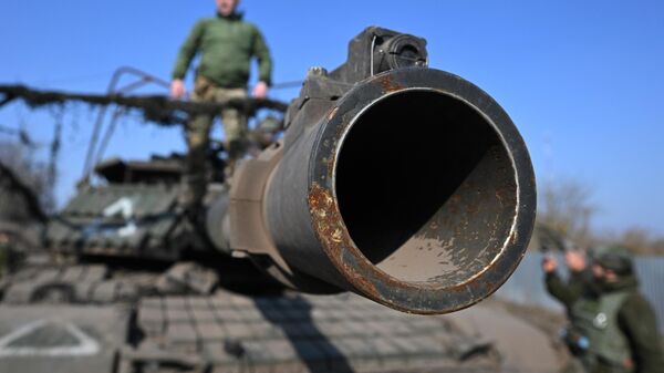 Подбитый танк Абрамс ВСУ, эвакуированный из-под Суджи - Sputnik Абхазия
