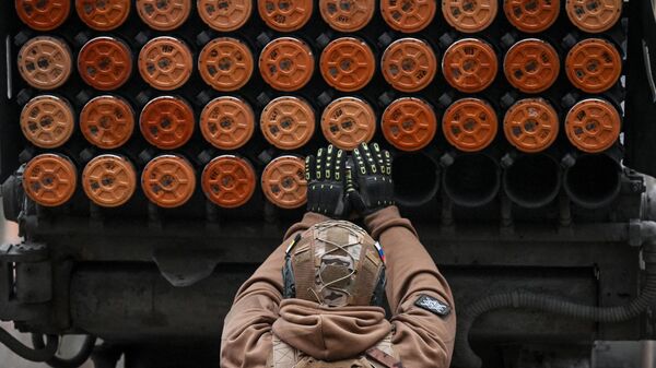 Боевая работа артрасчета РСЗО Град на Курском направлении СВО - Sputnik Абхазия