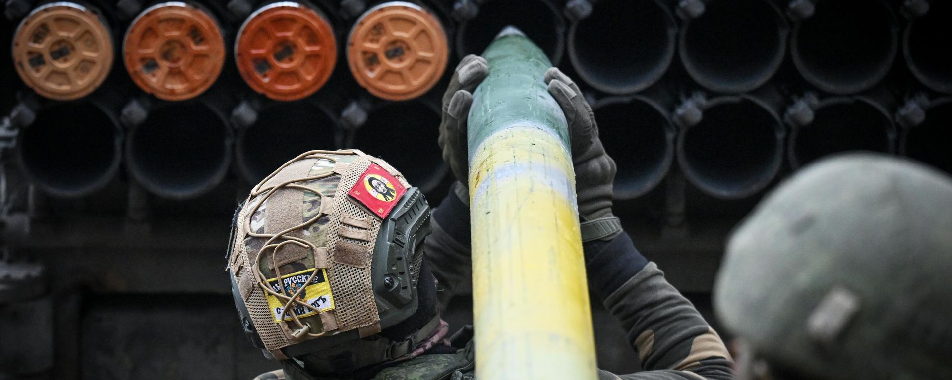 Боевая работа военнослужащих артиллерийского расчета РСЗО Град 40-й бригады морской пехоты группировки войск Север на Курском направлении СВО - Sputnik Аҧсны, 1920, 01.07.2026