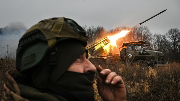 Боевая работа РСЗО Град группировки Запад на Краснолиманском направлении СВО. - Sputnik Аҧсны