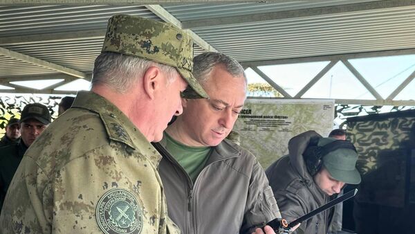 Бадра Гунба принял участие в завершающем этапе учений Минобороны - Sputnik Абхазия