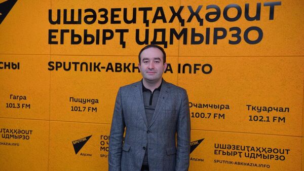 Сангәлиа дазааҭгылеит арепатриантцәа рзы азакәан иалагалоу ариашарақәа ртәы - Sputnik Аҧсны