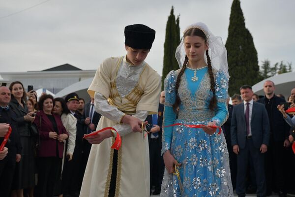 Владислав Арӡынба ихьӡ зху Жәларбжьаратәи аҳаирбаӷәаза официалла аартра Владислав Арӡынба ихьӡ зху Жәларбжьаратәи аҳаирбаӷәаза официалла аартра - Sputnik Аҧсны