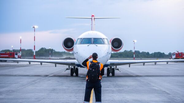 Первый самолет компании ЮВТ-Аэро приземлился в Сухуме - Sputnik Абхазия