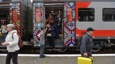 Электропоезд "Диоскурия" прибыл на Сухумский вокзал