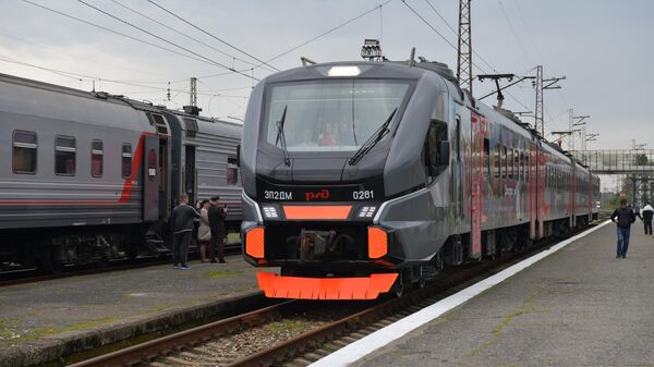 Электропоезд Диоскурия прибыл на Сухумский вокзал - Sputnik Абхазия