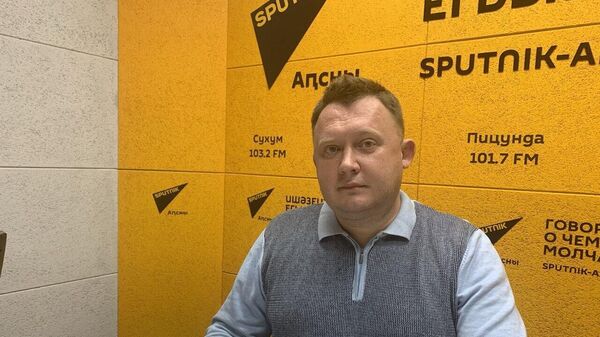 Могилу героя СССР Ходосова в Сухуме благоустроили активисты Абхазпоиска и Бессмертного полка - Sputnik Абхазия