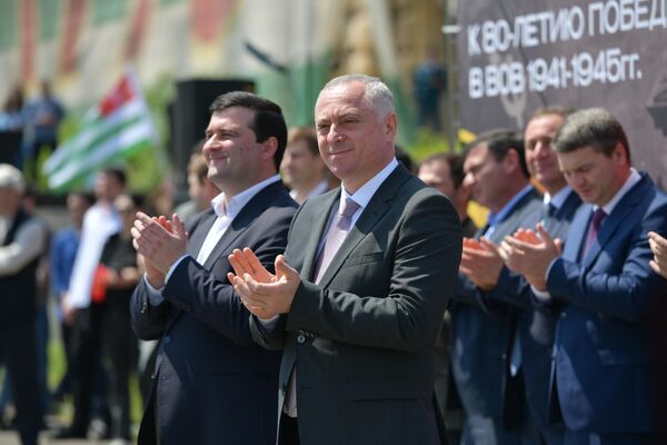Фестиваль спорта, посвященный 80-летию Победы в ВОВ на площади Свободы в Сухуме Фестиваль спорта, посвященный 80-летию Победы в ВОВ на площади Свободы в Сухуме - Sputnik Абхазия