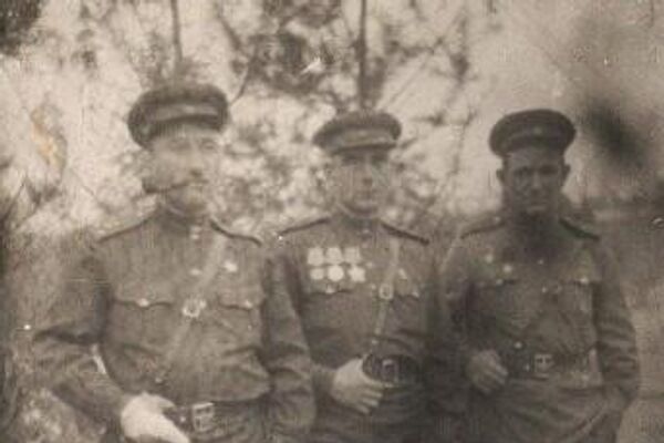 Кунта Хашба (в центре) Кунта Хашба (в центре) - Sputnik Абхазия