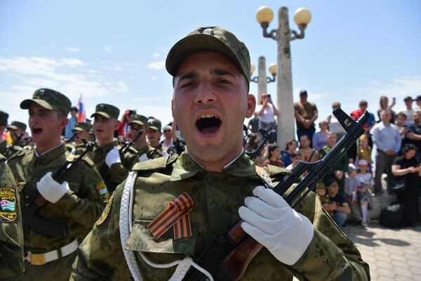 Празднование 80-летия Победы в Великой Отечественной войне вызвало большой интерес у жителей и гостей республики. - Sputnik Абхазия